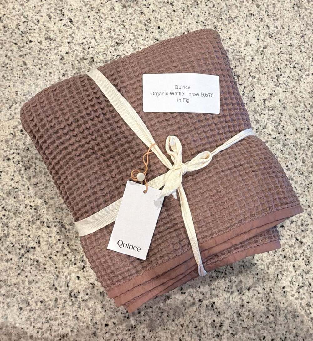 Quince Organic Waffle Throw 50x70 in Fig